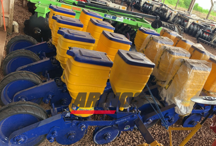 PLANTADEIRA/ADUBADEIRA 4 LINHAS MODELO T2SI 3600