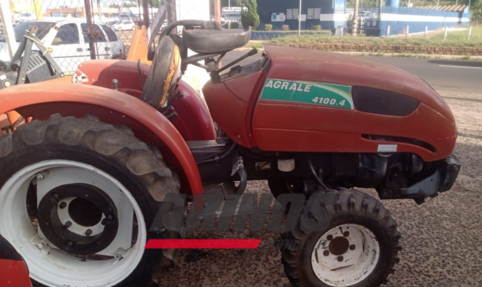TRATOR AGRALE 4100 TRAÇÃO 4X4 REVISADO