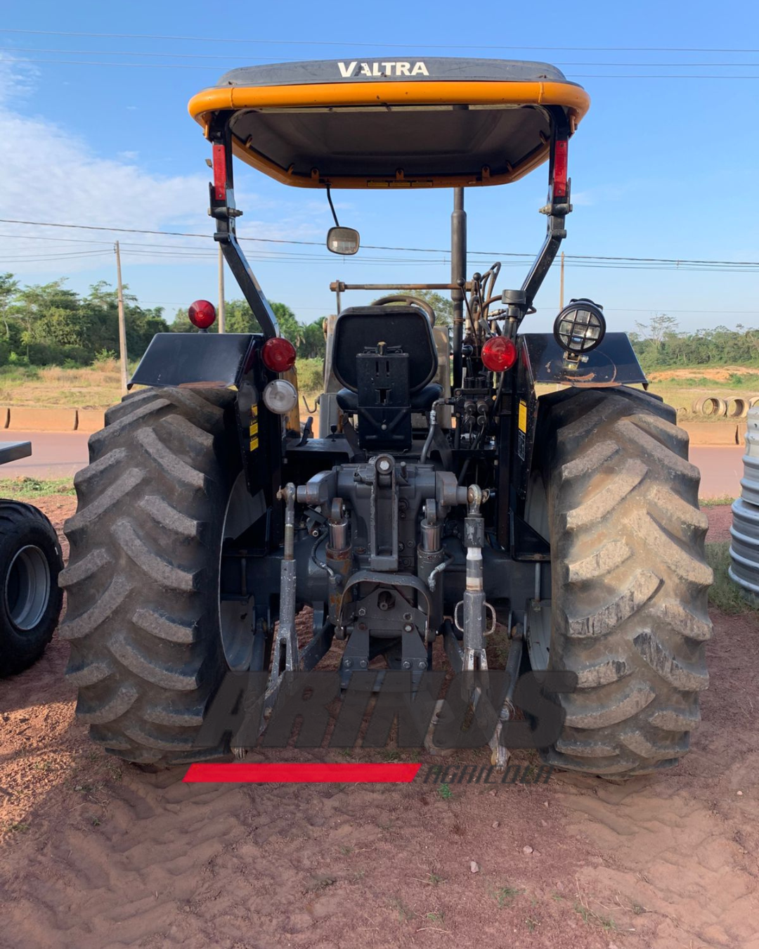 TRATOR VALTRA A750 COM CONCHA E REDUTOR - Imagem 3