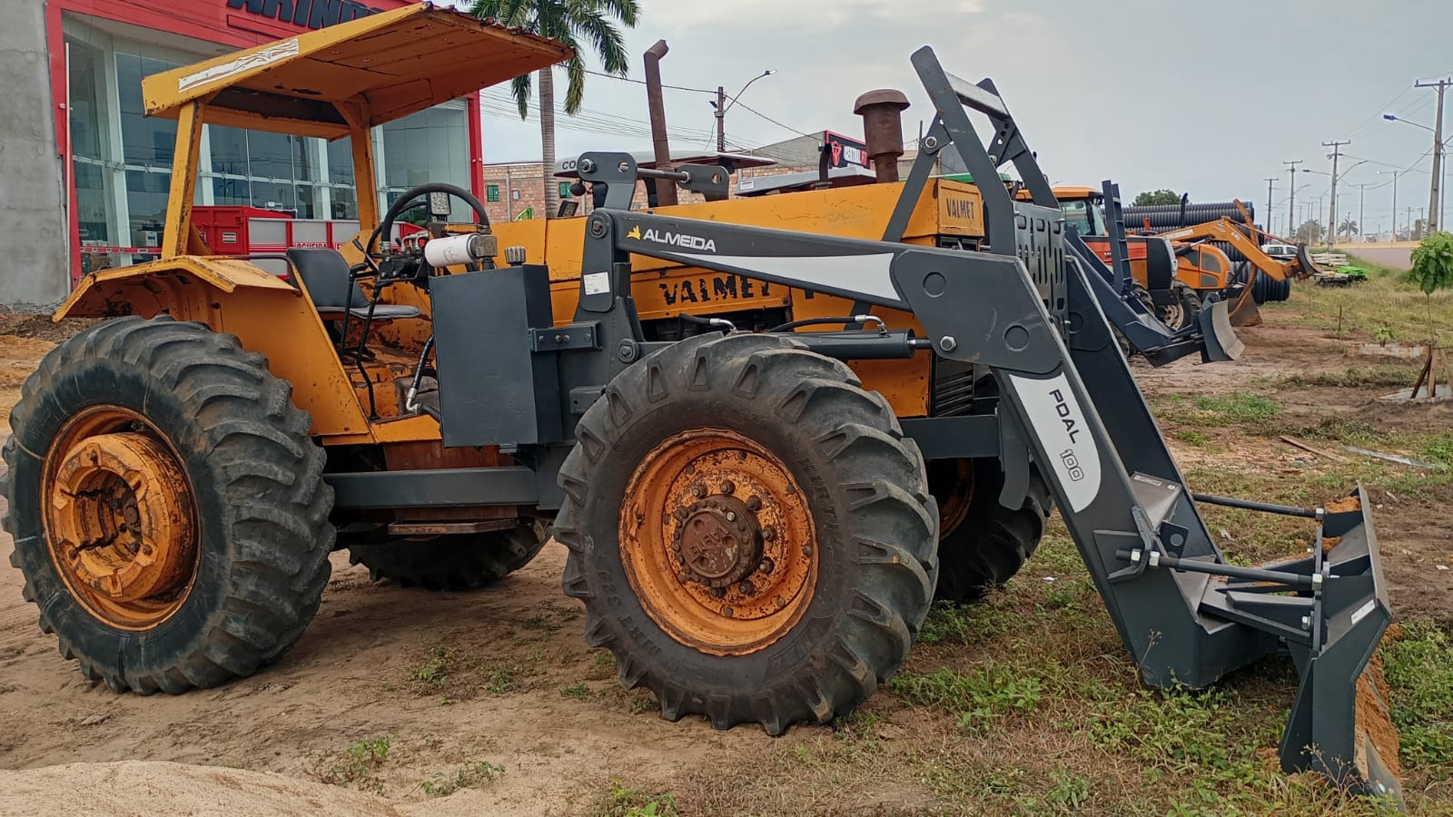 TRATOR VALMET 118 4X4