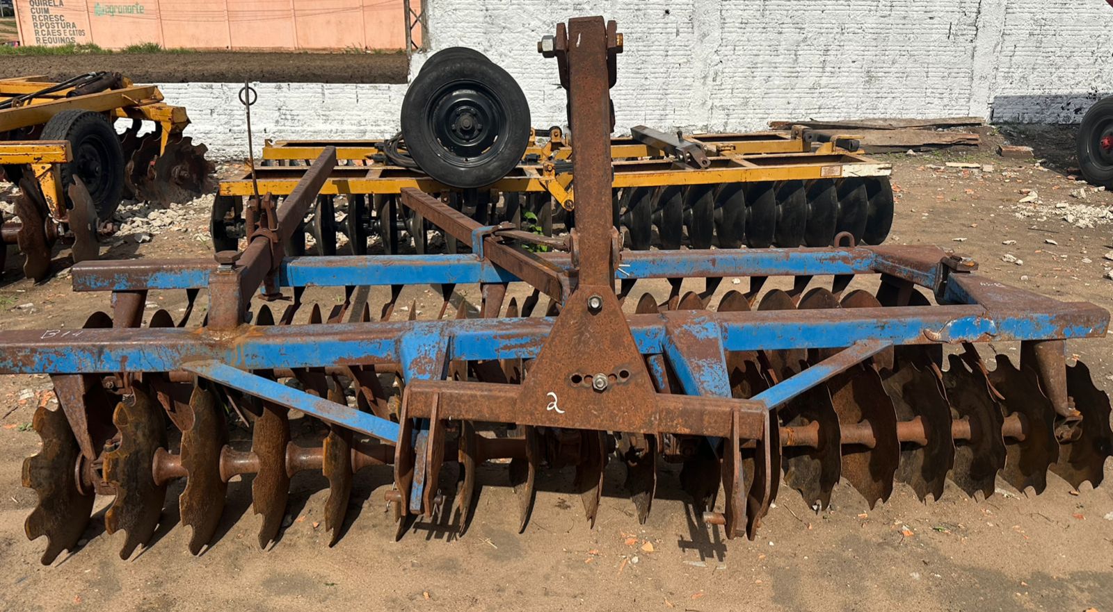 Grade Niveladora de Arrasto Tatu 36x22''.