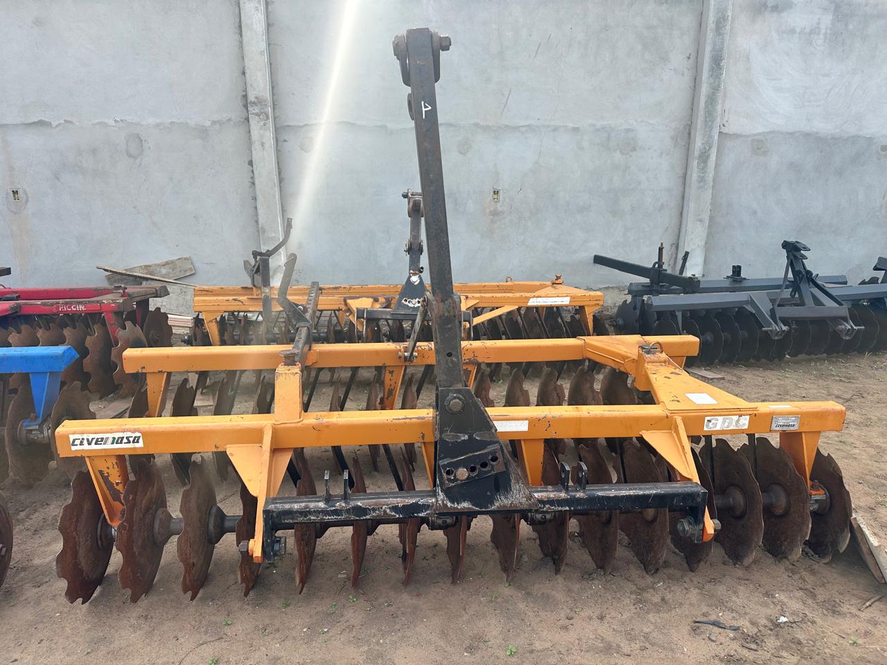 Grade Niveladora de Arrasto Civemasa 32x22''.