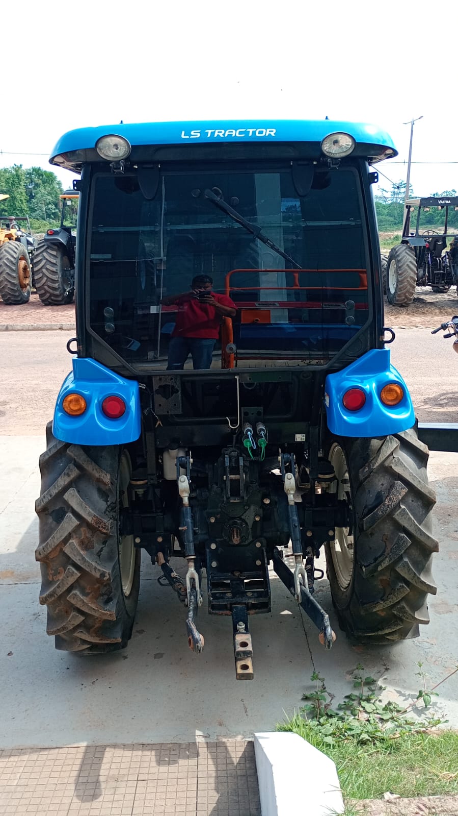 TRATOR LS R65 4X4 CABINADO 2024 . - Imagem 5