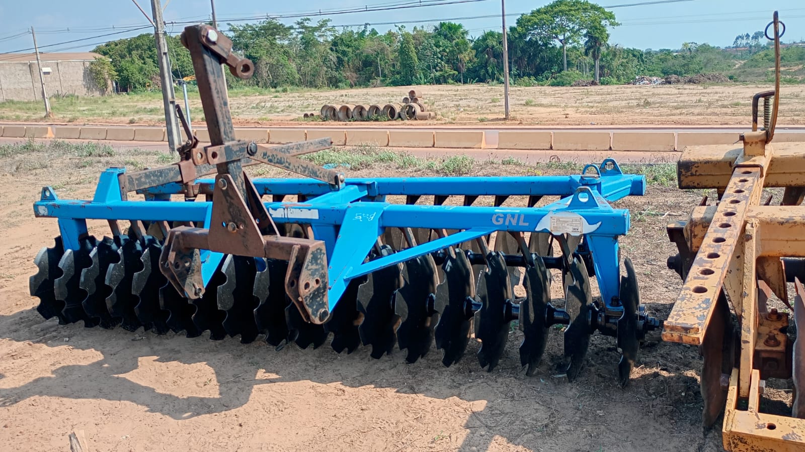GRADE NIVELADORA LEVE TATU-MARCHESAN GNL 36X22X170MM